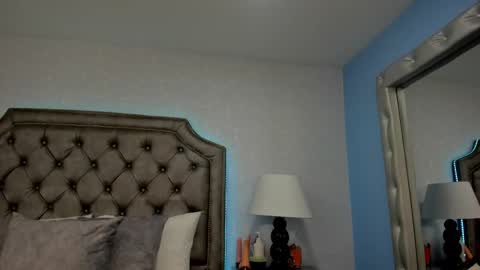 Snapshot of hazelmoret chatting on 09/11/25, 11:43 HazelMoret online show from 09/11/25, 11:43
