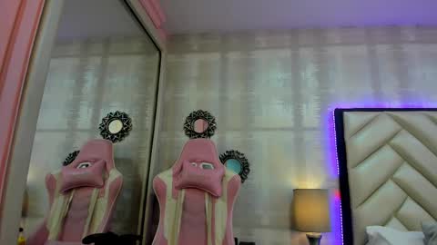 Snapshot of hazelmoret chatting on 09/17/25, 11:34 HazelMoret online show from 09/17/25, 11:34