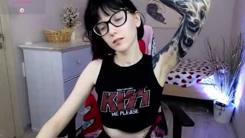 hazeltompson online show from 11/29/25, 08:34