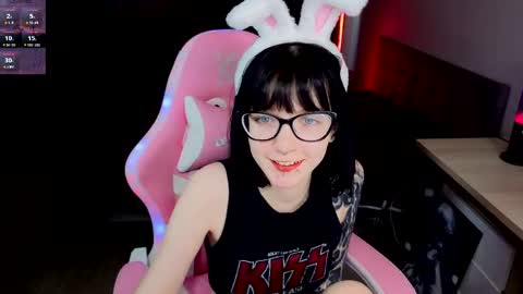 Snapshot of hazeltompson chatting on 04/08/26, 12:16 hazeltompson online show from 04/08/26, 12:16