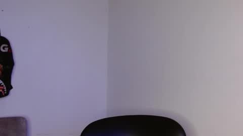 Snapshot of hazlan_420 chatting on 12/23/25, 07:17 hazlan_420 online show from 12/23/25, 07:17