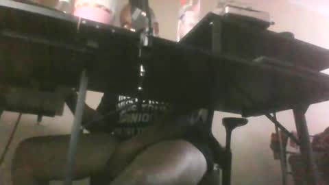 Snapshot of hb1121 chatting on 10/16/25, 10:38 Popcorn online show from 10/16/25, 10:38
