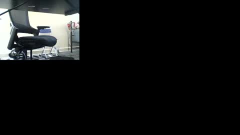 Snapshot of hb1121 chatting on 10/19/25, 06:47 Popcorn online show from 10/19/25, 06:47