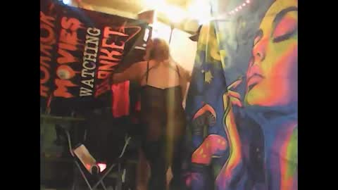 Snapshot of hblondie chatting on 02/17/26, 08:33 sexy ass wanting her coochie teased boooooty ate by bd online show from 02/17/26, 08:33