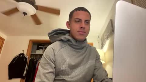 headsome01_ online show from 10/17/25, 04:26