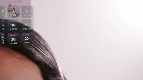 Snapshot of hearmymoans_18 chatting on 11/19/25, 02:22 hearmymoans_18 online show from 11/19/25, 02:22