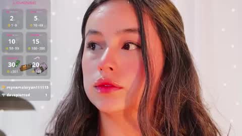 Snapshot of hearmymoans_18 chatting on 12/01/25, 10:59 hearmymoans_18 online show from 12/01/25, 10:59