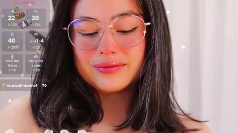 Snapshot of hearmymoans_18 chatting on 12/04/25, 01:42 hearmymoans_18 online show from 12/04/25, 01:42