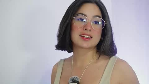 Snapshot of hearmymoans_18 chatting on 01/07/26, 10:34 hearmymoans_18 online show from 01/07/26, 10:34