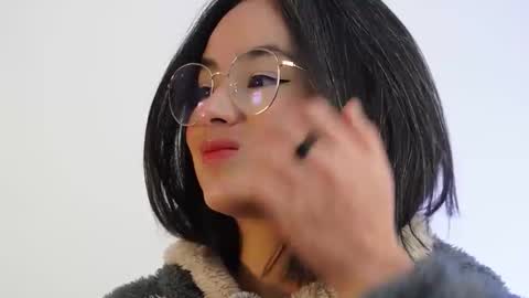 Snapshot of hearmymoans_18 chatting on 01/12/26, 07:52 hearmymoans_18 online show from 01/12/26, 07:52