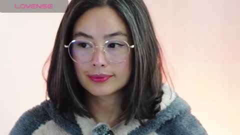 Snapshot of hearmymoans_18 chatting on 02/05/26, 09:41 hearmymoans_18 online show from 02/05/26, 09:41