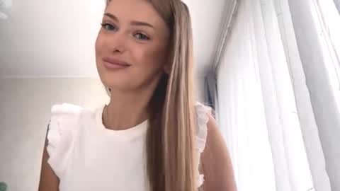 Mona online show from 09/26/25, 08:51