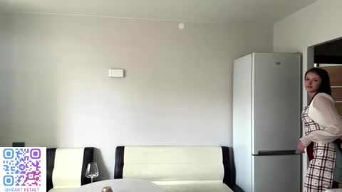 Mona online show from 11/04/25, 10:47