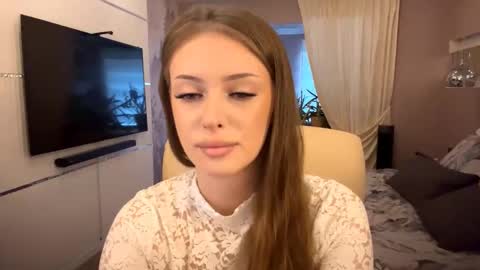 Mona online show from 11/11/25, 09:09