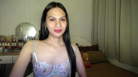 Snapshot of heather_bbyy chatting on 11/18/25, 08:35 heather_bbyy online show from 11/18/25, 08:35