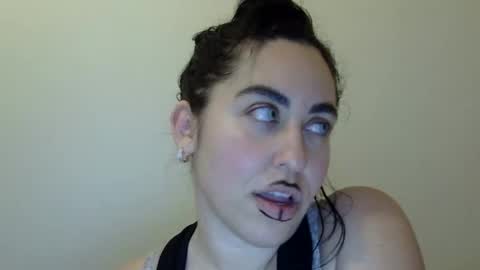 Snapshot of heatwavee chatting on 12/09/24, 11:24 heatwavee online show from 12/09/24, 11:24