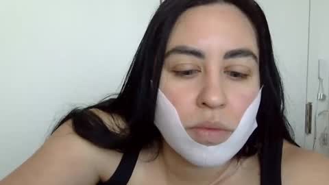 Snapshot of heatwavee chatting on 02/15/25, 02:22 heatwavee online show from 02/15/25, 02:22