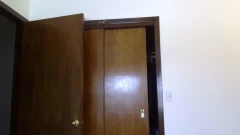 Snapshot of heatwavee chatting on 12/15/25, 03:05 heatwavee online show from 12/15/25, 03:05