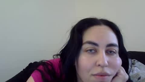 Snapshot of heatwavee chatting on 01/17/26, 02:44 heatwavee online show from 01/17/26, 02:44