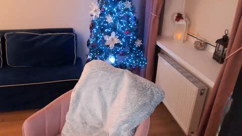 Snapshot of heaven_chloe chatting on 12/26/24, 07:16 Heaven girl online show from 12/26/24, 07:16