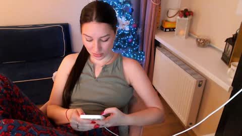 Snapshot of heaven_chloe chatting on 01/10/25, 05:24 Heaven girl online show from 01/10/25, 05:24