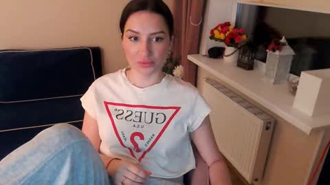 Snapshot of heaven_chloe chatting on 03/11/25, 04:29 Heaven girl online show from 03/11/25, 04:29