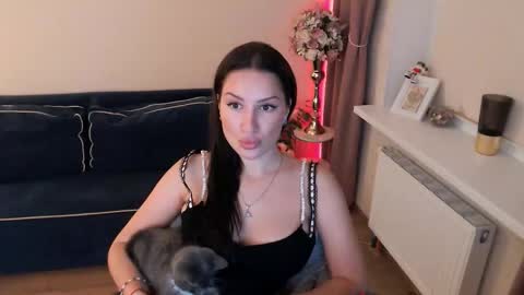 Snapshot of heaven_chloe chatting on 09/30/25, 04:34 Heaven girl online show from 09/30/25, 04:34