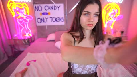 heavenelle online show from 11/02/25, 07:00