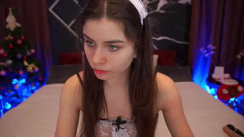 Snapshot of heavenelle chatting on 12/22/25, 07:05 heavenelle online show from 12/22/25, 07:05