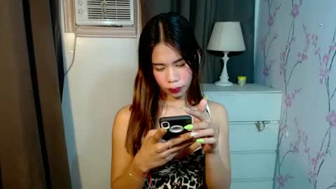 Snapshot of heavenly_kylene chatting on 05/11/26, 02:45 KYLENE SEXY online show from 05/11/26, 02:45