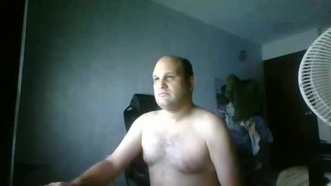 Snapshot of heavy_rebellxc chatting on 10/27/25, 04:38 Heavy Rebell online show from 10/27/25, 04:38