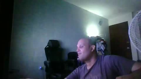 Snapshot of heavy_rebellxc chatting on 11/26/25, 05:08 Heavy Rebell online show from 11/26/25, 05:08