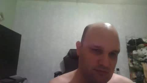 Snapshot of heavy_rebellxc chatting on 11/29/25, 06:05 Heavy Rebell online show from 11/29/25, 06:05