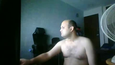 Snapshot of heavy_rebellxc chatting on 12/15/25, 08:51 Heavy Rebell online show from 12/15/25, 08:51