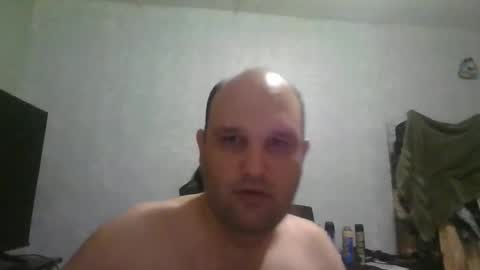 Snapshot of heavy_rebellxc chatting on 12/21/25, 07:48 Heavy Rebell online show from 12/21/25, 07:48