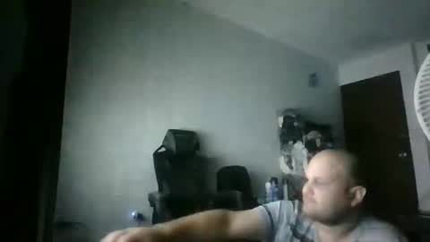 Snapshot of heavy_rebellxc chatting on 01/13/26, 05:13 Heavy Rebell online show from 01/13/26, 05:13