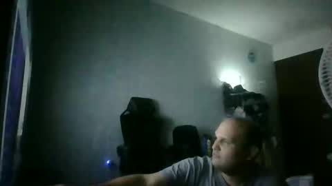 Snapshot of heavy_rebellxc chatting on 02/12/26, 05:13 Heavy Rebell online show from 02/12/26, 05:13