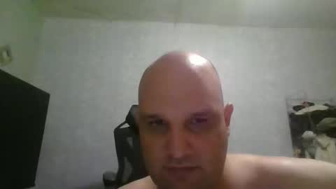 Snapshot of heavy_rebellxc chatting on 03/10/26, 04:28 Heavy Rebell online show from 03/10/26, 04:28