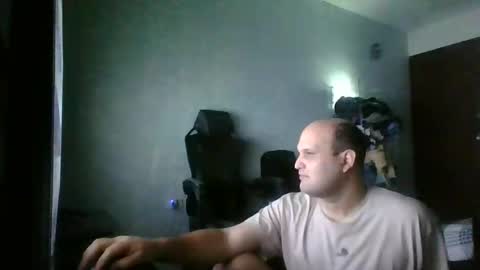 Snapshot of heavy_rebellxc chatting on 04/23/26, 05:19 Heavy Rebell online show from 04/23/26, 05:19