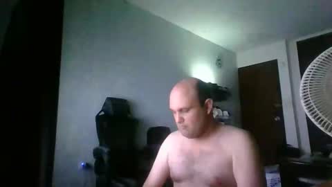 Snapshot of heavy_rebellxc chatting on 04/27/26, 04:32 Heavy Rebell online show from 04/27/26, 04:32