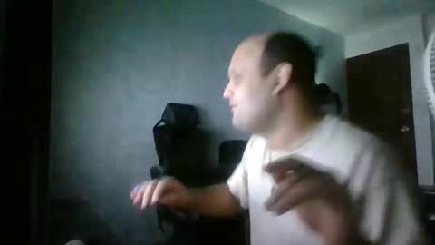 Snapshot of heavy_rebellxc chatting on 05/14/26, 07:37 Heavy Rebell online show from 05/14/26, 07:37