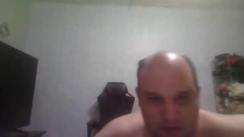 Snapshot of heavy_rebellxc chatting on 05/17/26, 08:23 Heavy Rebell online show from 05/17/26, 08:23