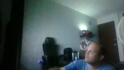 Snapshot of heavy_rebellxc chatting on 05/18/26, 03:35 Heavy Rebell online show from 05/18/26, 03:35