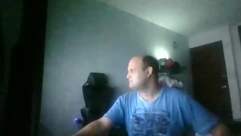 Snapshot of heavy_rebellxc chatting on 05/18/26, 04:18 Heavy Rebell online show from 05/18/26, 04:18