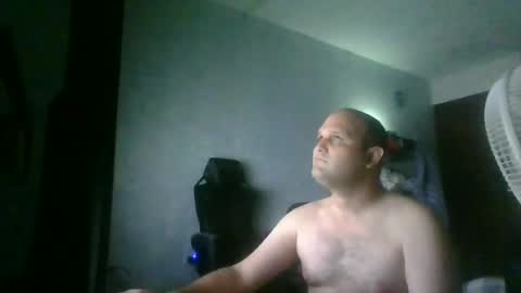 Snapshot of heavy_rebellxc chatting on 06/17/26, 06:16 Heavy Rebell online show from 06/17/26, 06:16