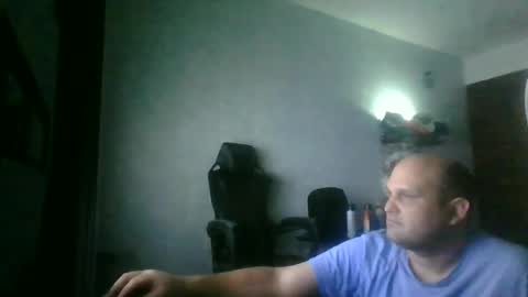 Snapshot of heavy_rebellxc chatting on 06/18/26, 04:57 Heavy Rebell online show from 06/18/26, 04:57