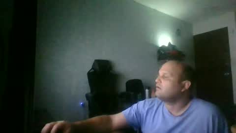 Snapshot of heavy_rebellxc chatting on 06/24/26, 04:00 Heavy Rebell online show from 06/24/26, 04:00