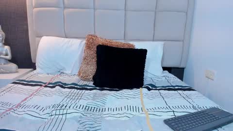 Keira Hecate online show from 01/05/25, 10:08