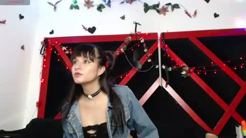 Snapshot of hecatedark122 chatting on 07/12/26, 07:43 sofia online show from 07/12/26, 07:43