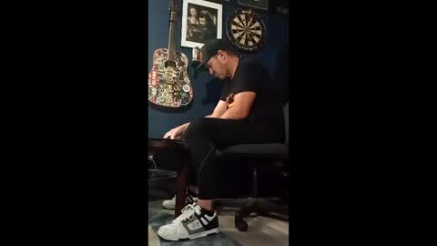 Snapshot of hecatoncheires187420 chatting on 12/16/25, 11:32 hecatoncheires187420 online show from 12/16/25, 11:32